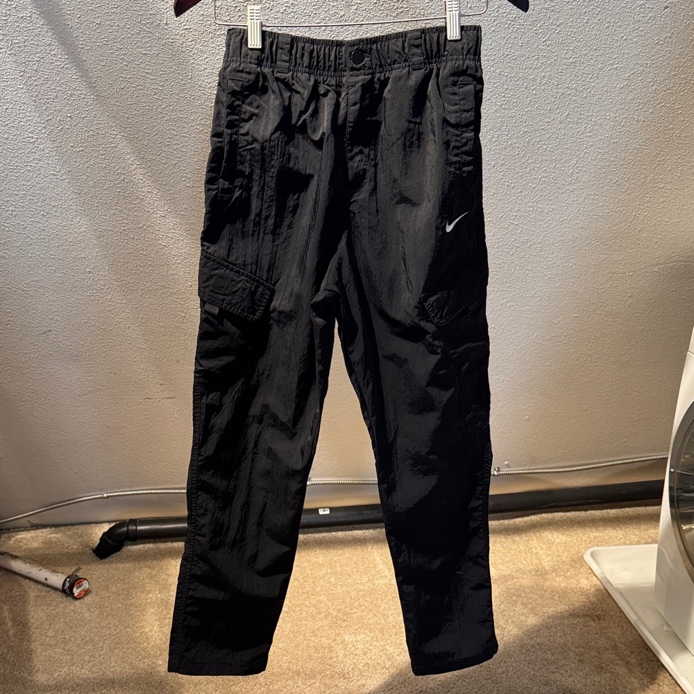 Nike Big Boys XL Cargo Pants in Black